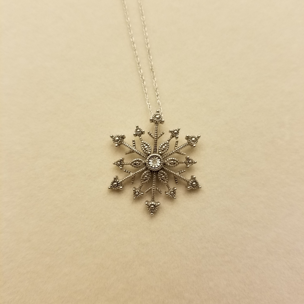 Silver Snowflake Necklace